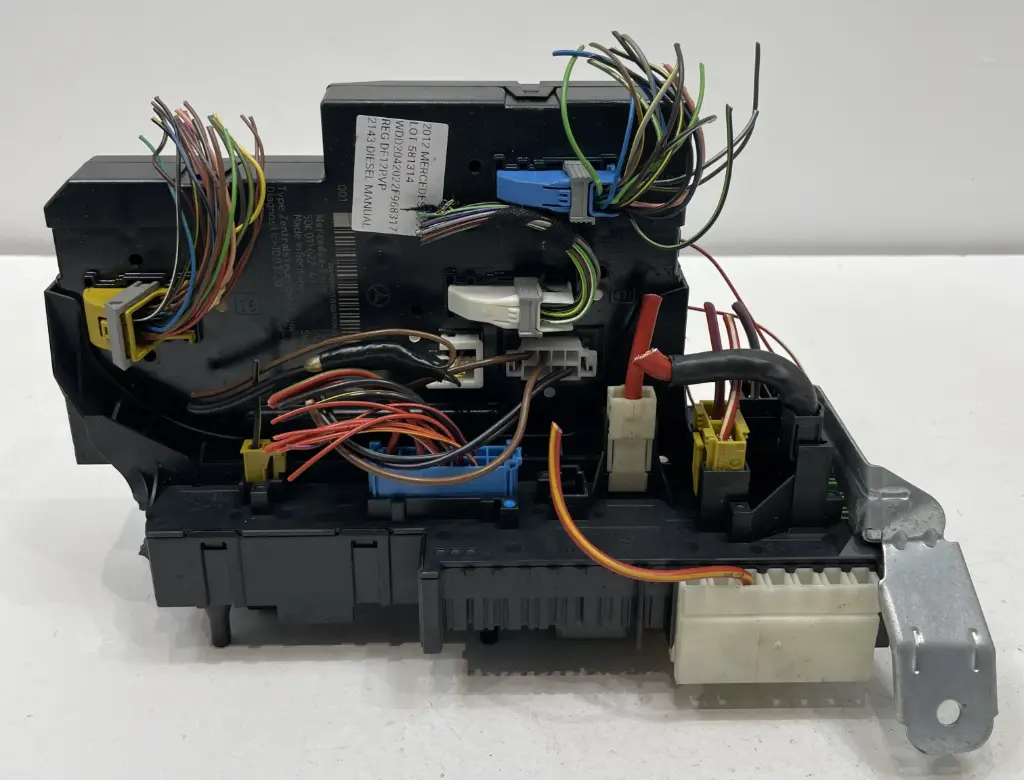 ✅Boîte à fusibles MERCEDES C220 2012 S204 2049005003 2049012602 5DK011022 581314 