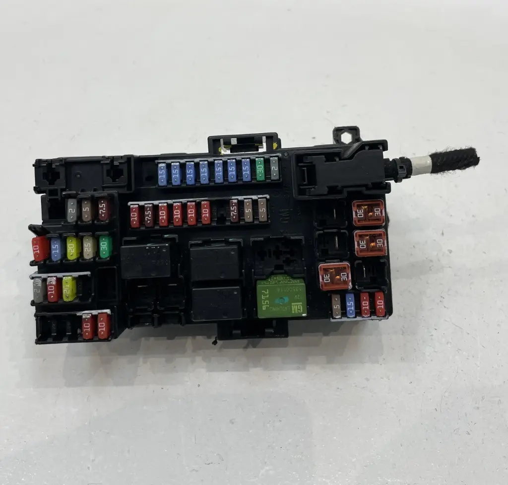 ✅Boîte à fusibles OPEL MOKKA 2014 42627351 580492 