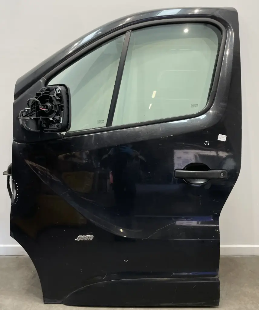 ✅Porte avant gauche OPEL VIVARO 2016   95522829 79875765 sans retroviseur 