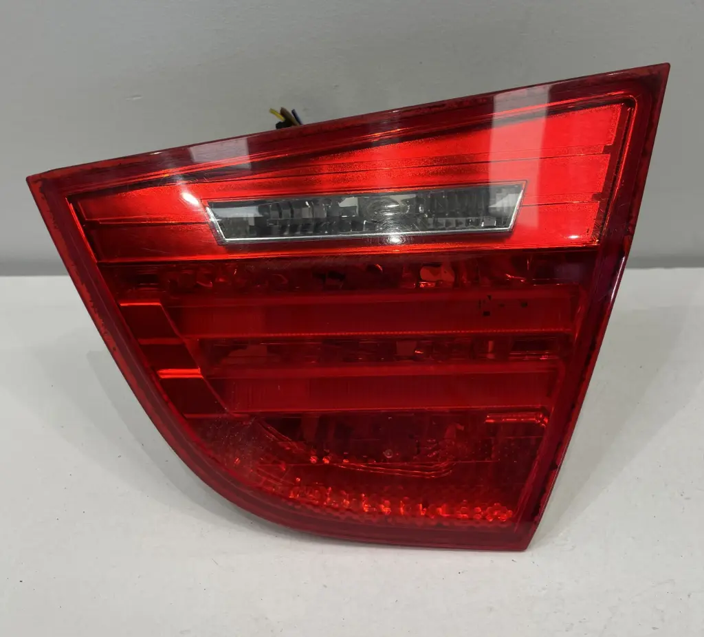 ✅Feu arrière sur hayon droite BMW 320D 2010 E90 LCI 63217289428 50003111 