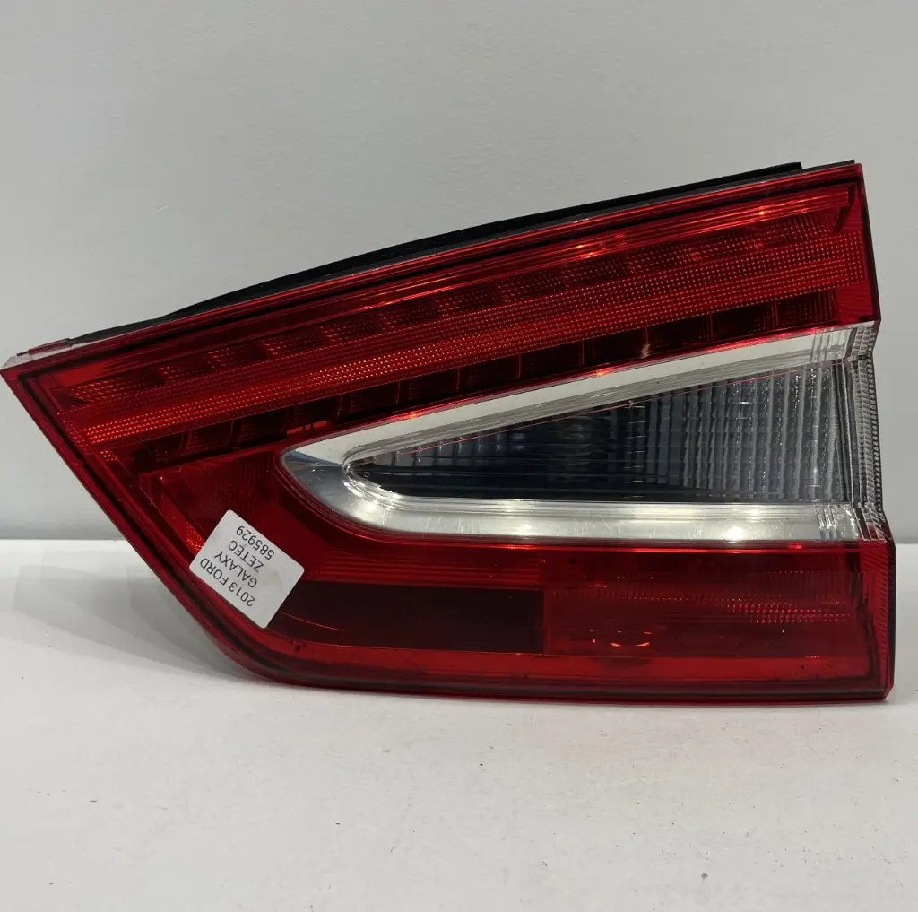 ✅Feu arrière sur hayon droite FORD GALAXY ZETEC 2013 AM21-13A602-ED 585929