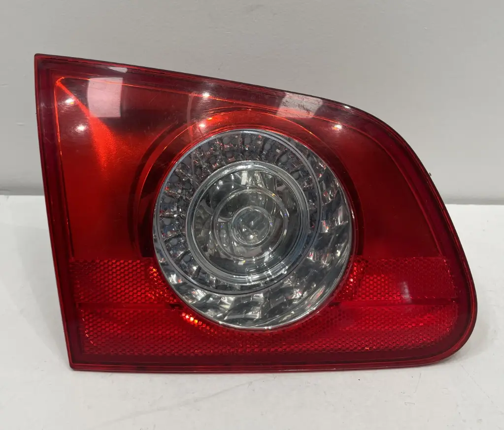 ✅Feu arrière sur hayon gauche VW PASSAT 2008 B6 COMBI 3C9945093A 50003434