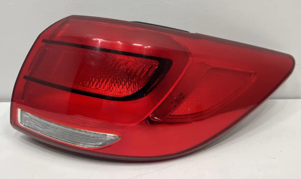 ✅Feu / phare arrière droite KIA SPORTAGE 2015 92402-3W510 50000646 