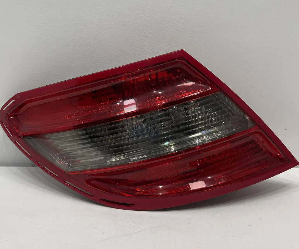 ✅Feu / phare arrière gauche MERCEDES C220 2010 W204 A2048202964 50000067