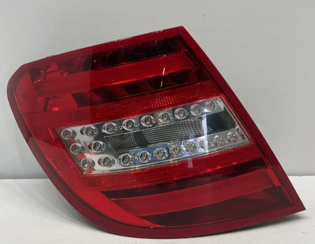 ✅Feu / phare arrière gauche MERCEDES C220 2011 S204  A2048206264 50002972 