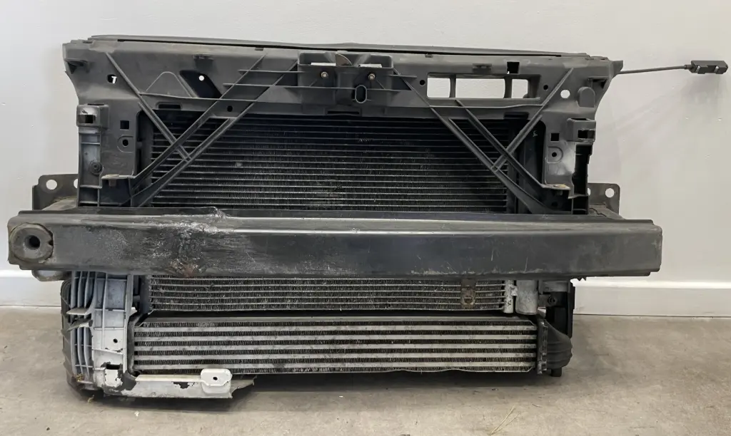✅Support de radiateur sur cadre face avant SKODA RAPID 2014 5JA805588J 328314  