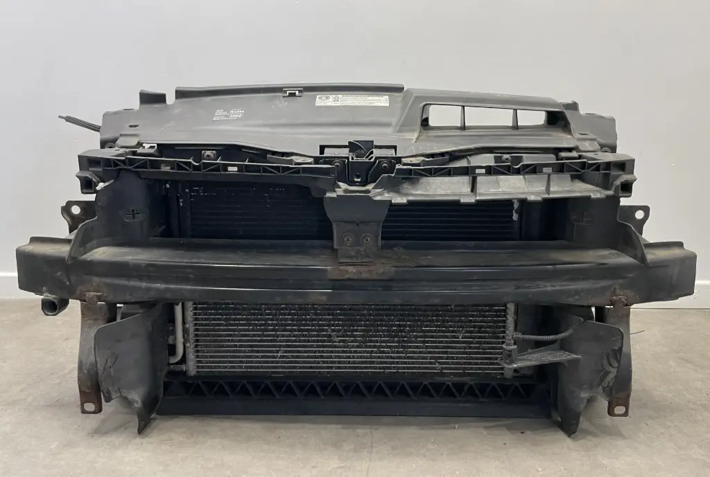 ✅Support de radiateur sur cadre face avant VW SCIROCCO 2010 1K8805588B 46589786  