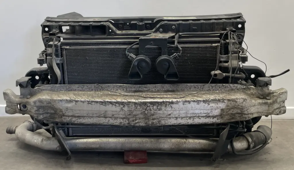 ✅Support radiateur sur cadre face avant AUDI A6 2011 4F C6 4B0010157D 41547275 