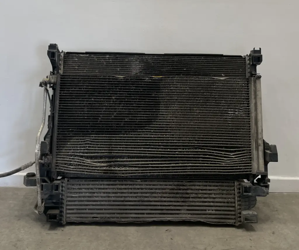 ✅Kit radiateur OPEL VIVARO 2016 214816680R 93868357 93868888 79875765  