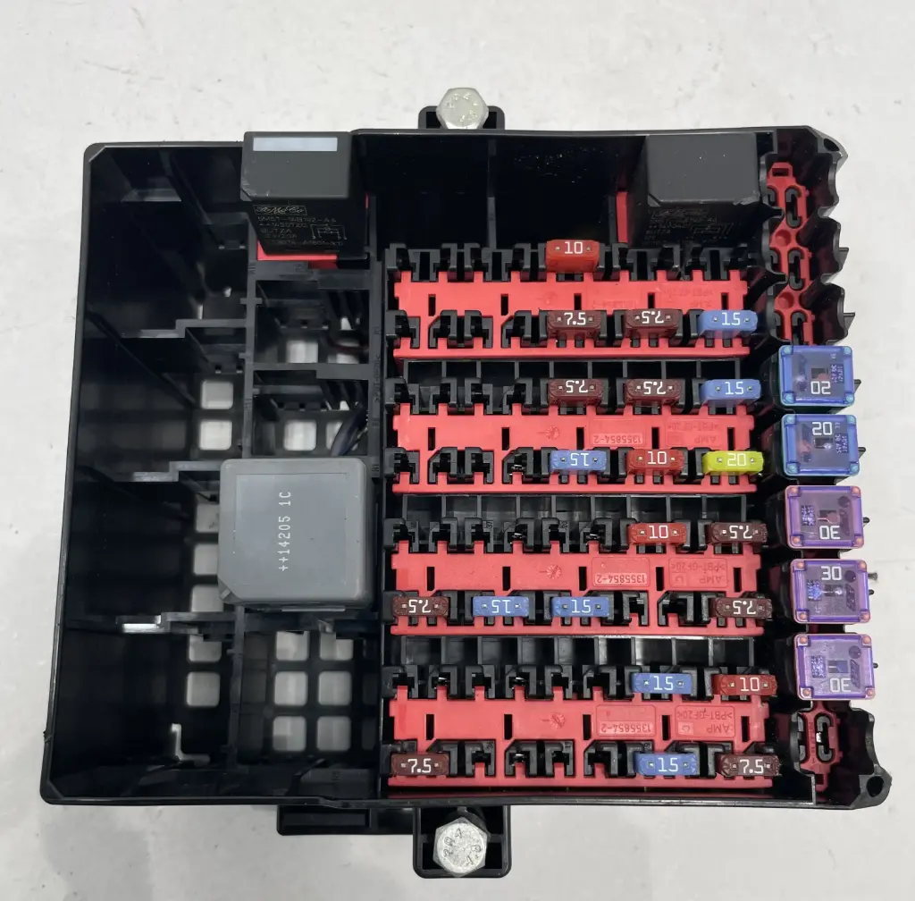✅Boîte à fusibles FORD FIESTA 2014 EE01E C1BT-14A005 50003247