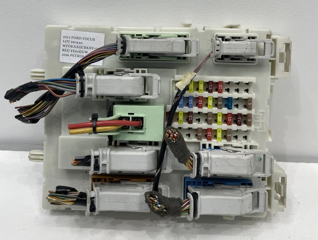 ✅Boîte à fusibles FORD FOCUS 2011 BV6N-14A073-DP AV6T9A340AAA 597530 