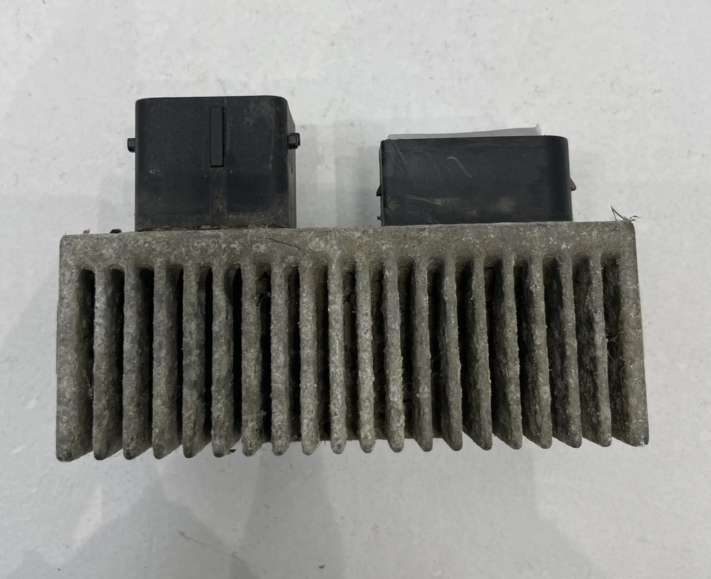 ✅Relais de bougie de préchauffage OPEL VIVARO 2016 271206395R 79875765