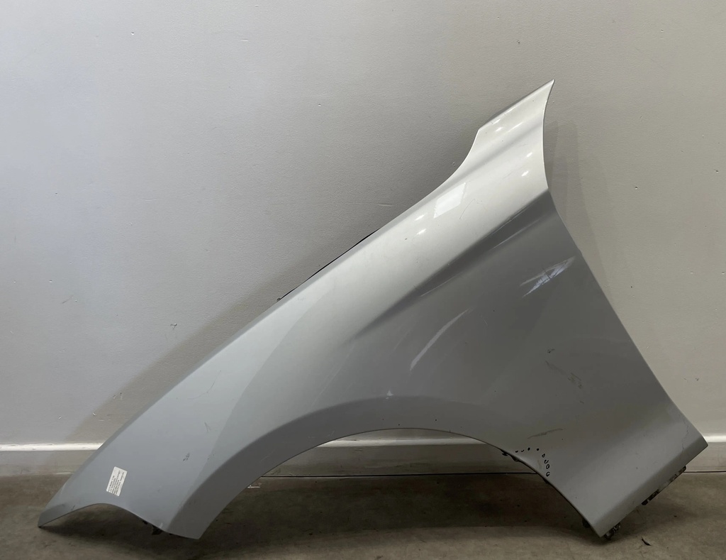 ✅Aile avant gauche BMW 118I 2013 F20 41007284645 7284645 50022946 