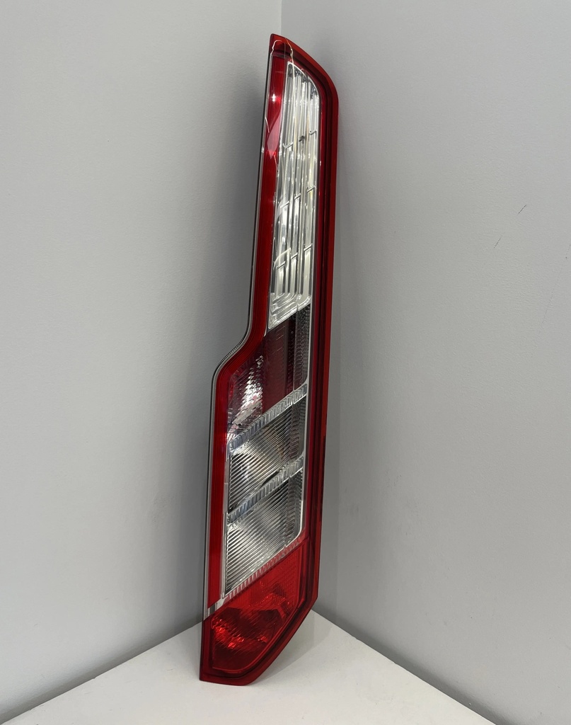 ✅Feu / phare arriére droite FORD TRANSIT 2015 BK21-13404-AF 15482F 56240926  