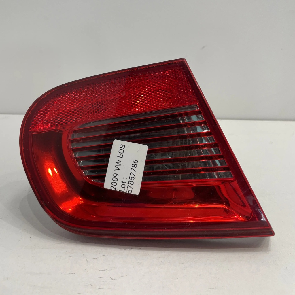 ✅Feu arrière sur hayon gauche Volkswagen EOS 2009 1Q0945093A 57852786 