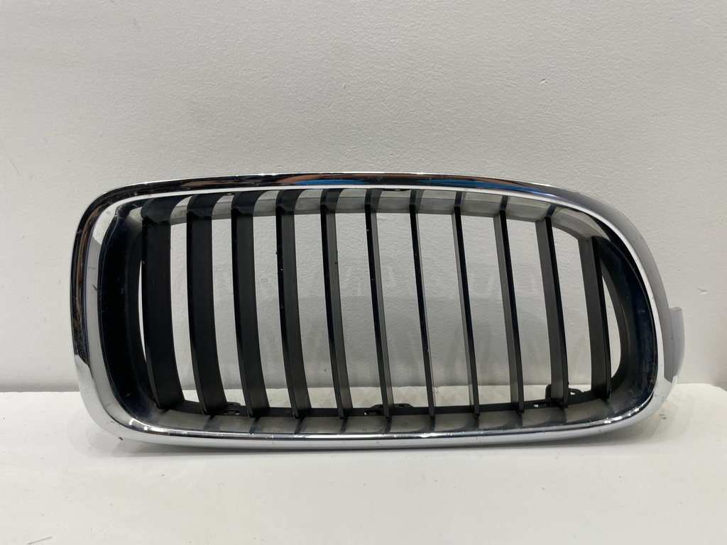 ✅Grille / Calandre droit BMW 320D 2012 F30 51137255412 51137263480 50022266