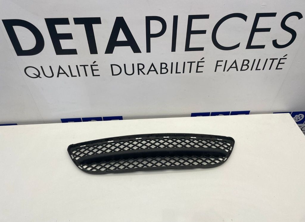 ✅GRILLE CENTRALE DE PARE-CHOC AVANT BMW E90 2007 R: 51117154556 L: 45553314