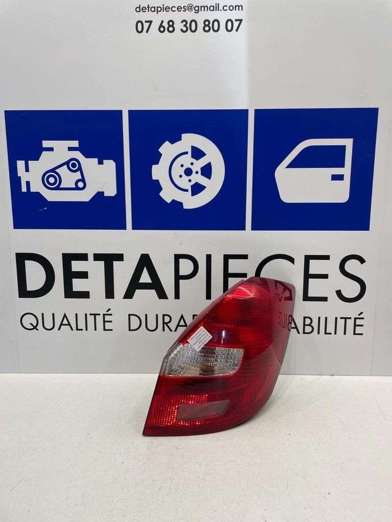 ✅FEU / PHARE ARRIÈRE DROIT  SKODA FABIA 2012   5J6945096  62793864