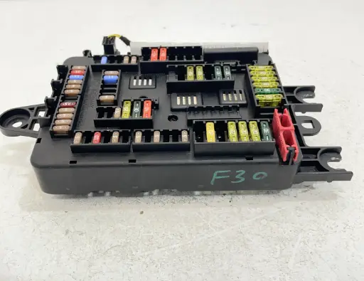 ✅Boîte à fusibles BMW 320D 3' F30 2013 61149259466 933788001 549529