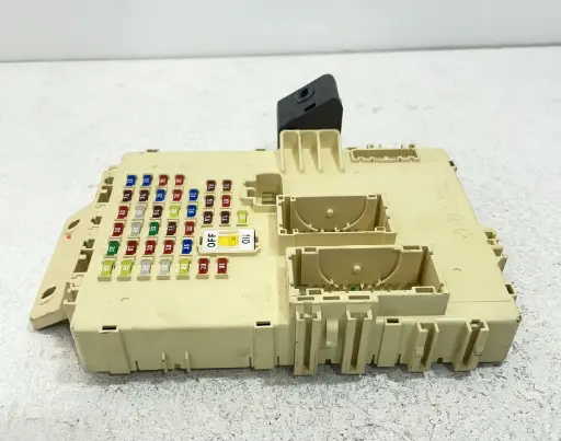 ✅ Boîte à fusibles HYUNDAI I40 2013 91950-3Z021 919503Z021 81549525