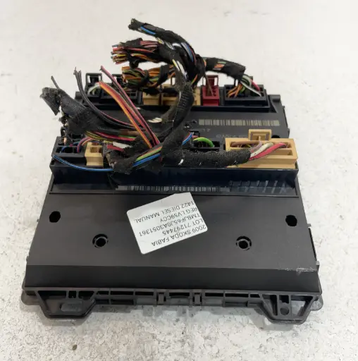 ✅BOÎTES À FUSIBLES SKODA FABIA 2009 6Q1937049F 5WK48217 71297445