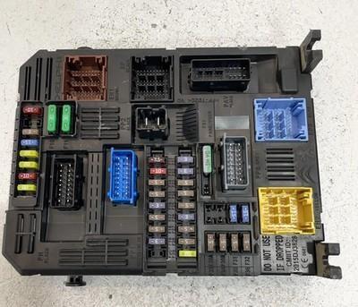 ✅Boîte à fusibles TOYOTA PROACE 2018  9822745880 28611652 67735245 