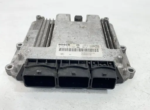 ✅Ecu Calculateur Moteur OPEL VIVARO A 2009 2.0D 8200823728 0281014648 557003