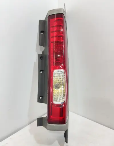 ✅Feu / phare arrière droite OPEL VIVARO A 2009 265A60118R 557003