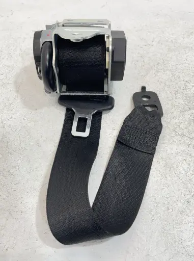 ✅Ceinture de Sécurité Arrière MERCEDES E220 C207 2012 619701700 000-090H 561784