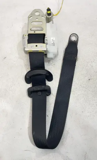 ✅Ceinture de Sécurité avant Gauche TOYOTA AVENSIS III Wagon 2013 7P2510-P 556980