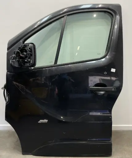 ✅Porte avant gauche OPEL VIVARO 2016   95522829 79875765 sans retroviseur 