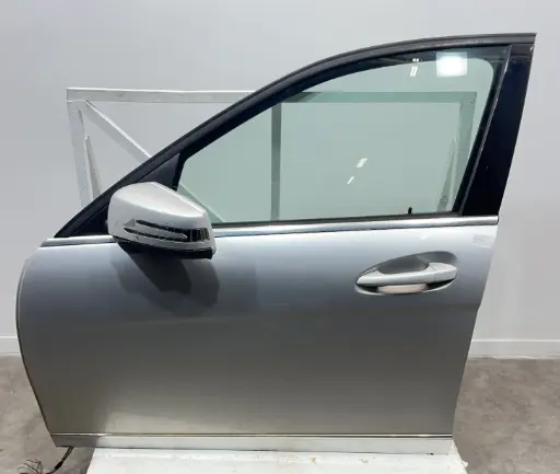 ✅Porte avant gauche MERCEDES C200 W204 2010 A2047200105 560752 (SANS RETRO)