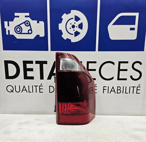 ✅FEU / PHARE ARRIERE DROIT MITSUBISHI SHOGUN 2004 P3157 12V23CP 79182954